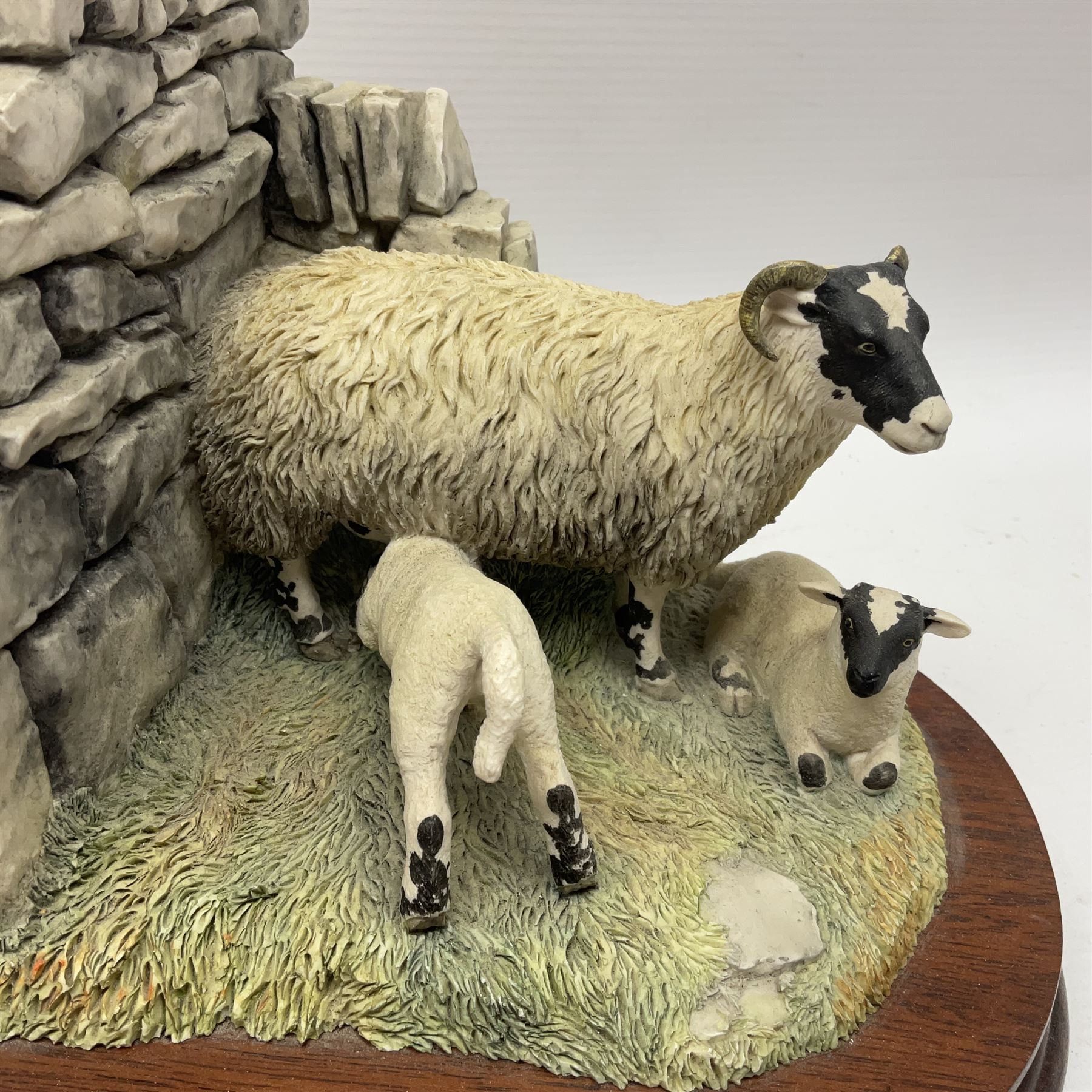 Pair of Border Fine Arts bookends '10 O'Clock Break' model No. L158 by Adrian Hughes, limited edition No. 763/1500, L37cm overall