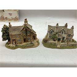 Sixteen Lilliput Lane models to include Bramble Cottage, The Dalesman, Beehive Cottage, Puffin Row etc, some with boxes and deeds