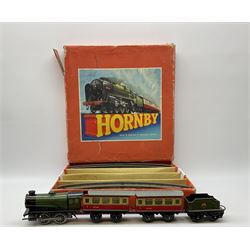 Hornby '0' gauge - Passenger Set No.21 with clockwork No.20 type 0-4-0 tender locomotive No.60985, two coaches and track, boxed; and Tank Passenger Set No.101 for spares or repair with clockwork No.101 type 0-4-0 tank locomotive No.2270, three coaches and track, boxed (2)