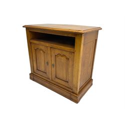 Medium oak television media cabinet Modern Furniture 67808