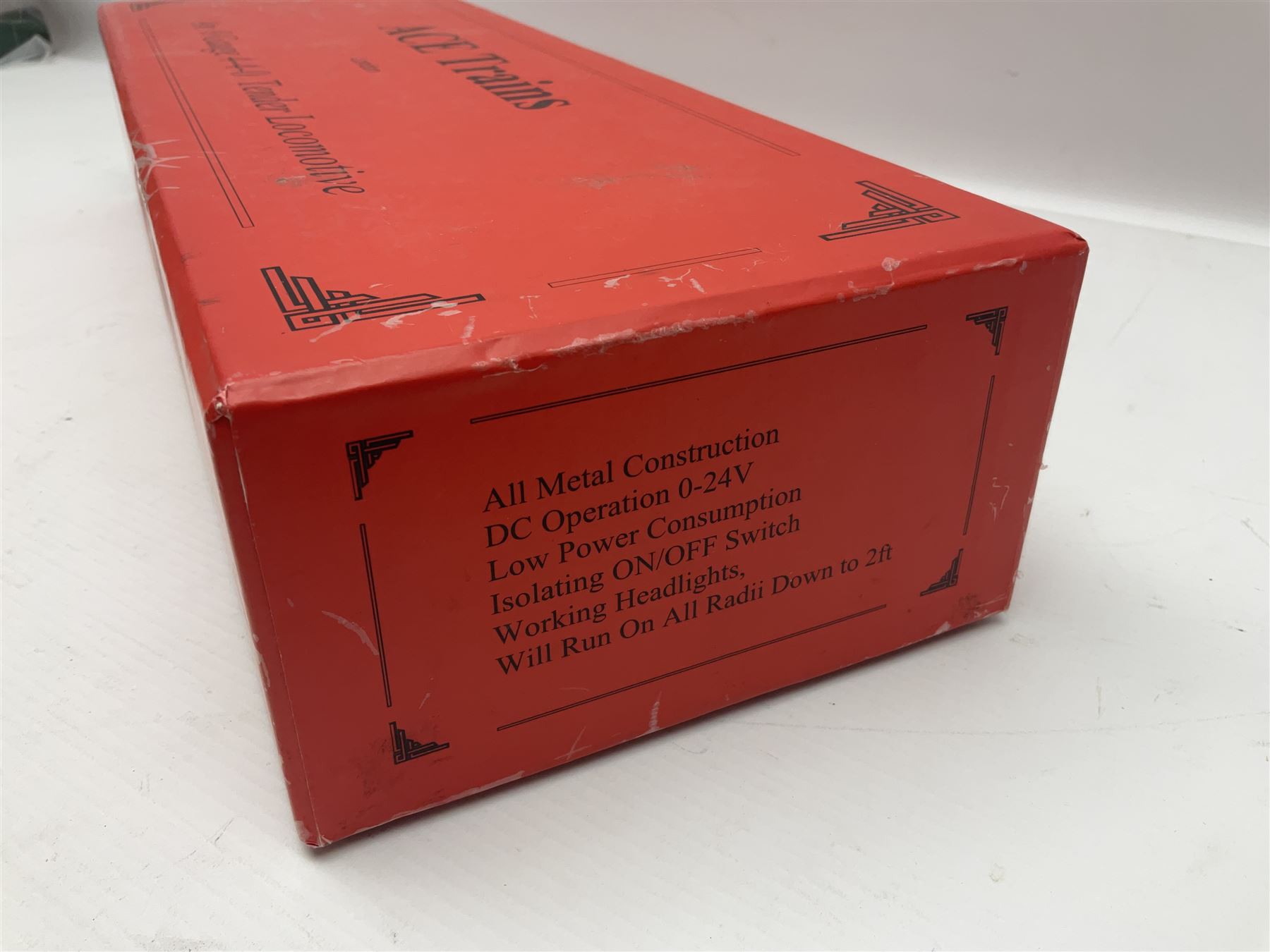Ace Trains '0' gauge - E3 '2006 Celebration Class' 4-4-0 tender locomotive No.2006 in LNER green; boxed with original packaging and instructions.