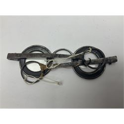 Pair of 18th century horn and steel rimmed spectacles, arm L10.5cm, rim D3.5cm