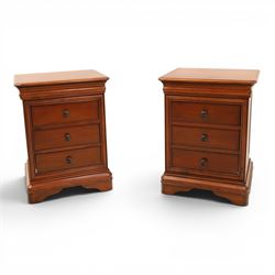 Willis & Gambier - mahogany pair of bedside cabinets, with frieze drawer with blue baize l...