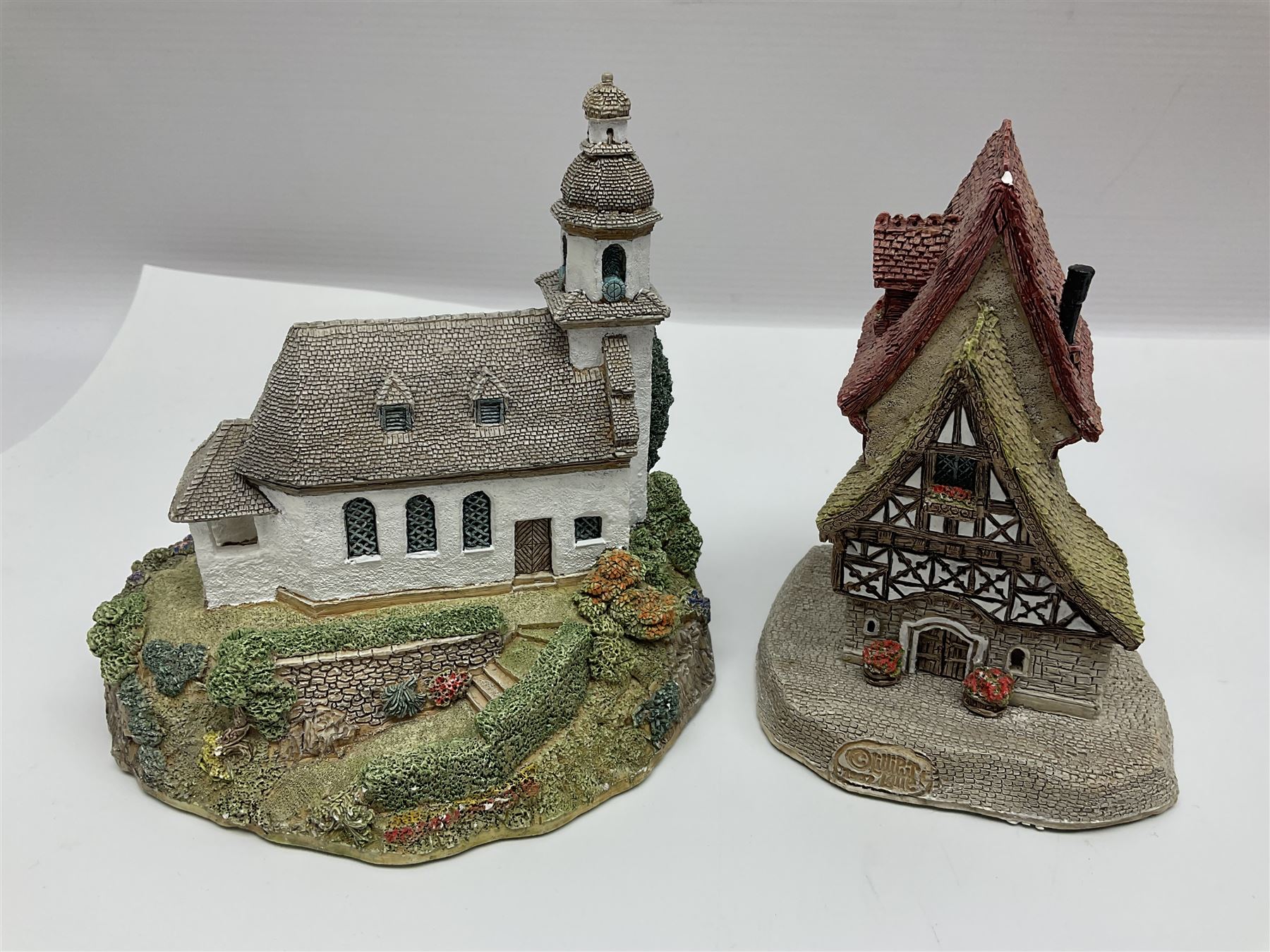 Sixteen Lilliput Lane models from the European collections, to include Dutch Collection; Aan de Amstel, Wipmolen, French Collection; Cabane De Guardian La, Porte Sachoenenberg La, German Collection Alte Schmiede, Das Rathaus, etc some with original boxes and deeds 