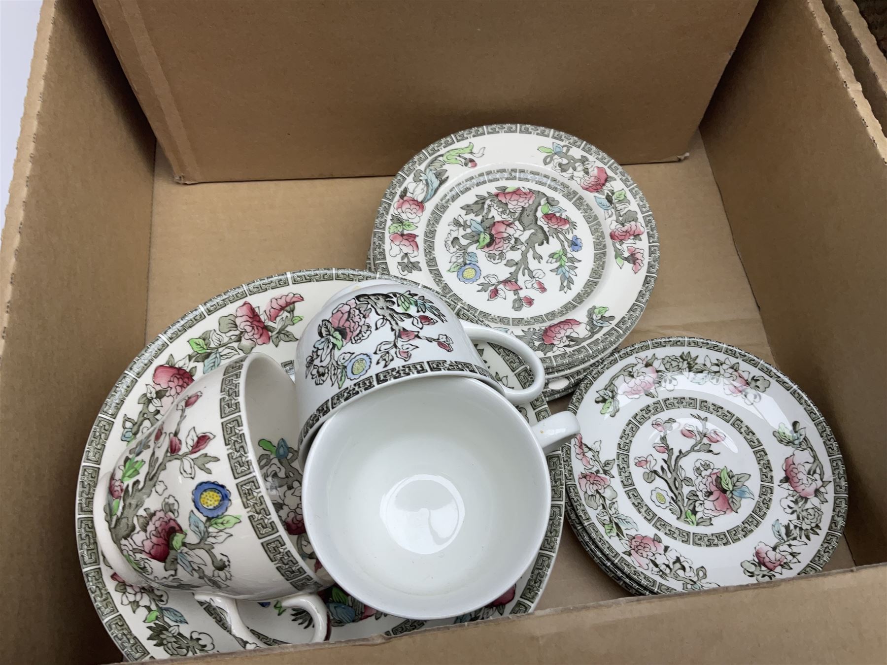 Indian tree tea wares, a quantity of diecast vehicles, glass vase and cover, Daler Rowney Easel in case and other collectables 