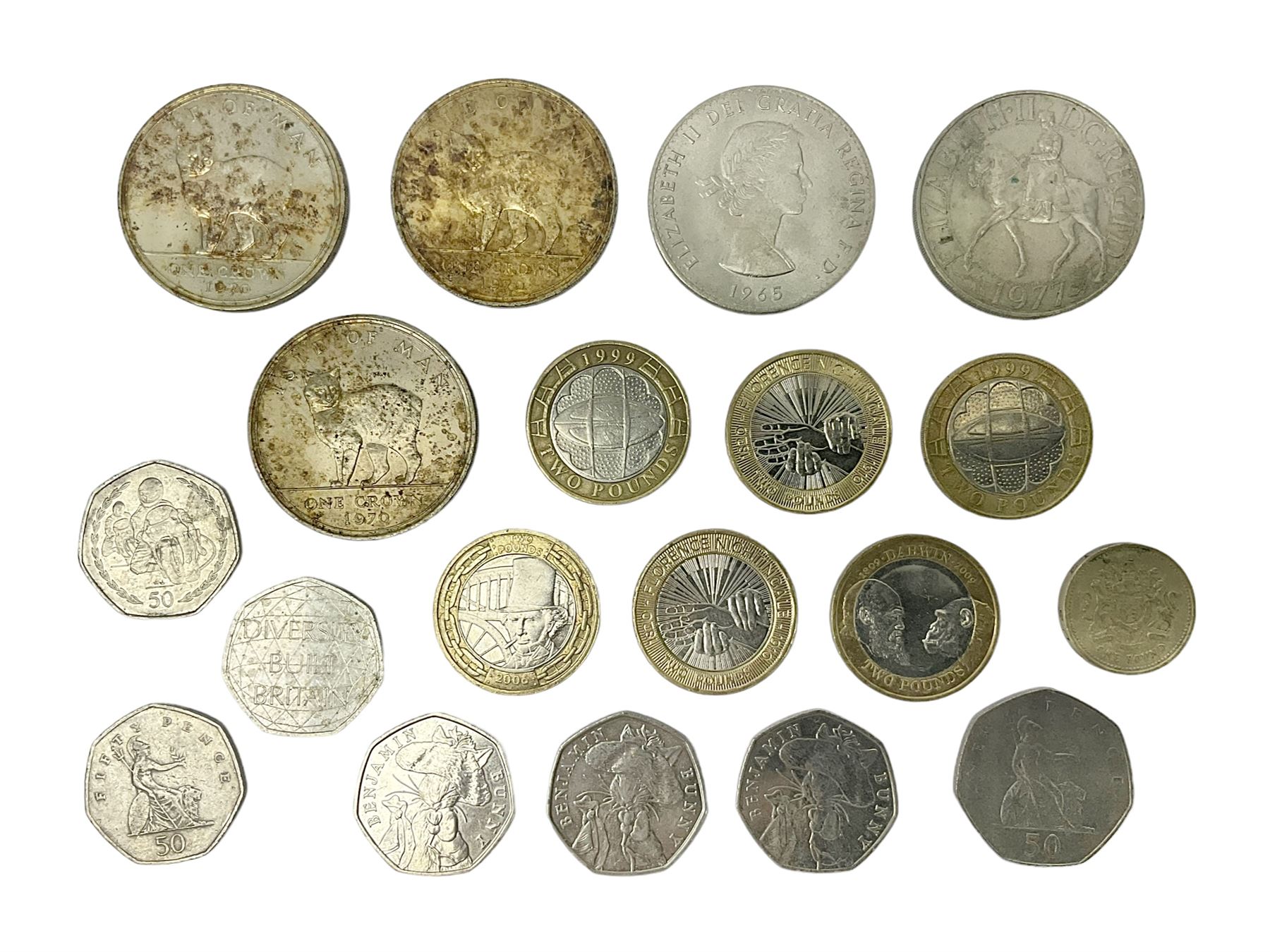 Queen Elizabeth II commemorative coins, including three Isle of Man 1970 crown coins, two further UK 1965 and 1970 crowns, three 2017 ‘Benjamin Bunny’ fifty pence pieces, two 1999 ‘Rugby World Cup’ two pound coins, Isle of Man 1999 ‘Phillip McCallen’ fifty pence piece etc