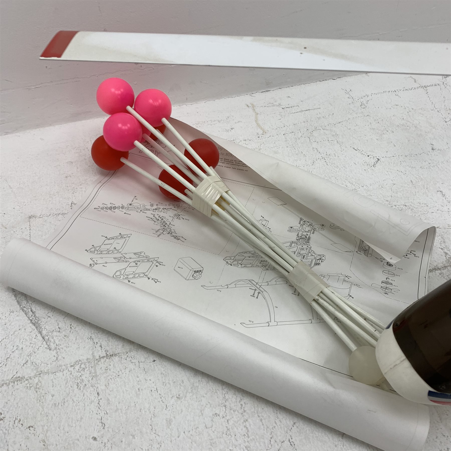 JR PROPO Ergo60 nitro model helicopter with accessories in wooden case 