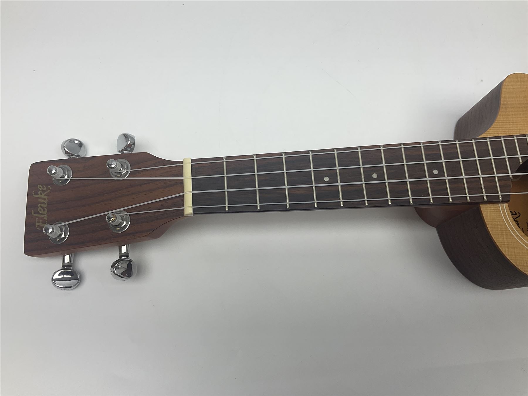 Eleuke EASC-S solid spruce top soprano electric cutaway ukulele L51cm; in carrying case