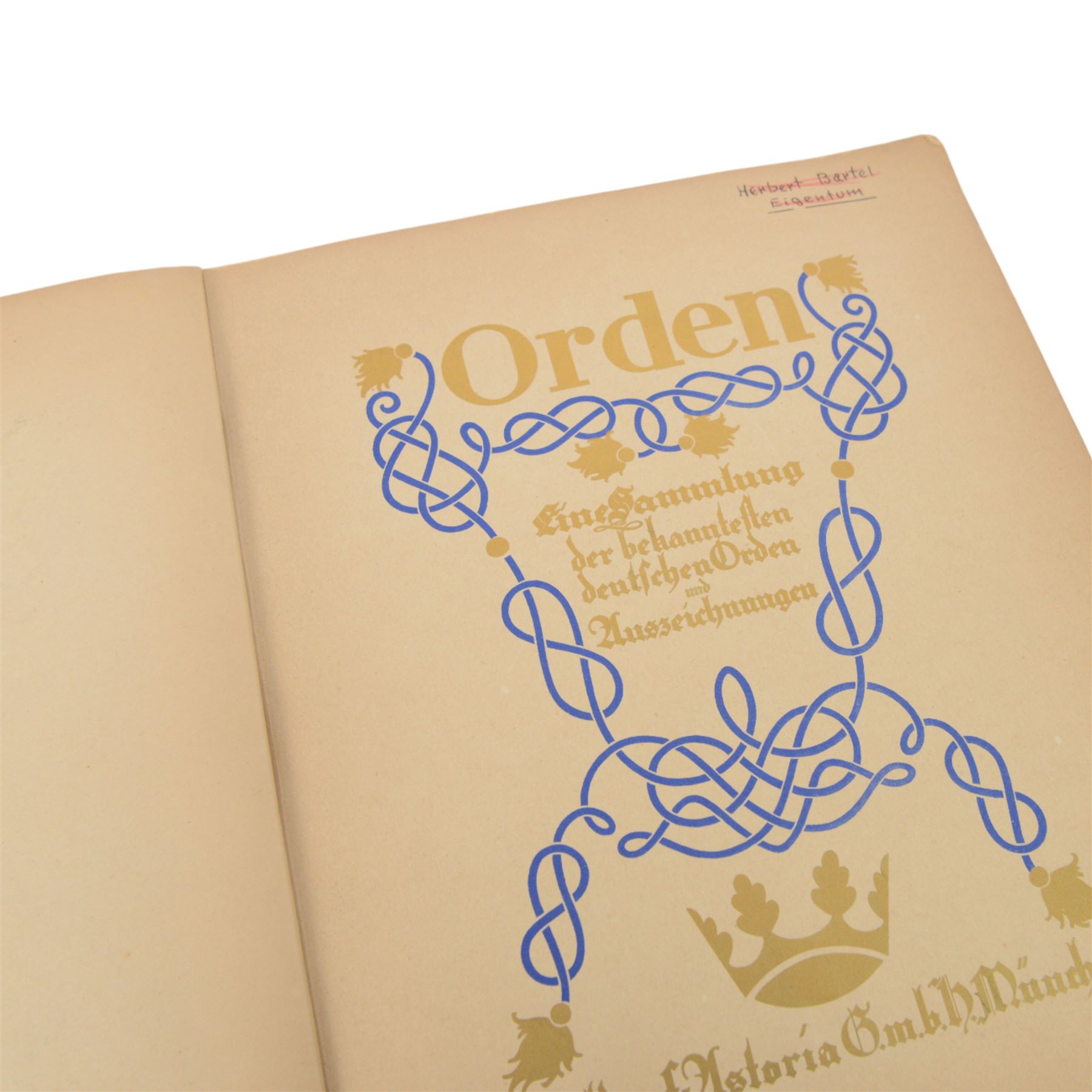 German Cigarette album on Imperial German Orders, medals & decorations together with a Third Reich Cigarette card album on Wild Flowers, Third Reich magazine Der Schulungsbrief
