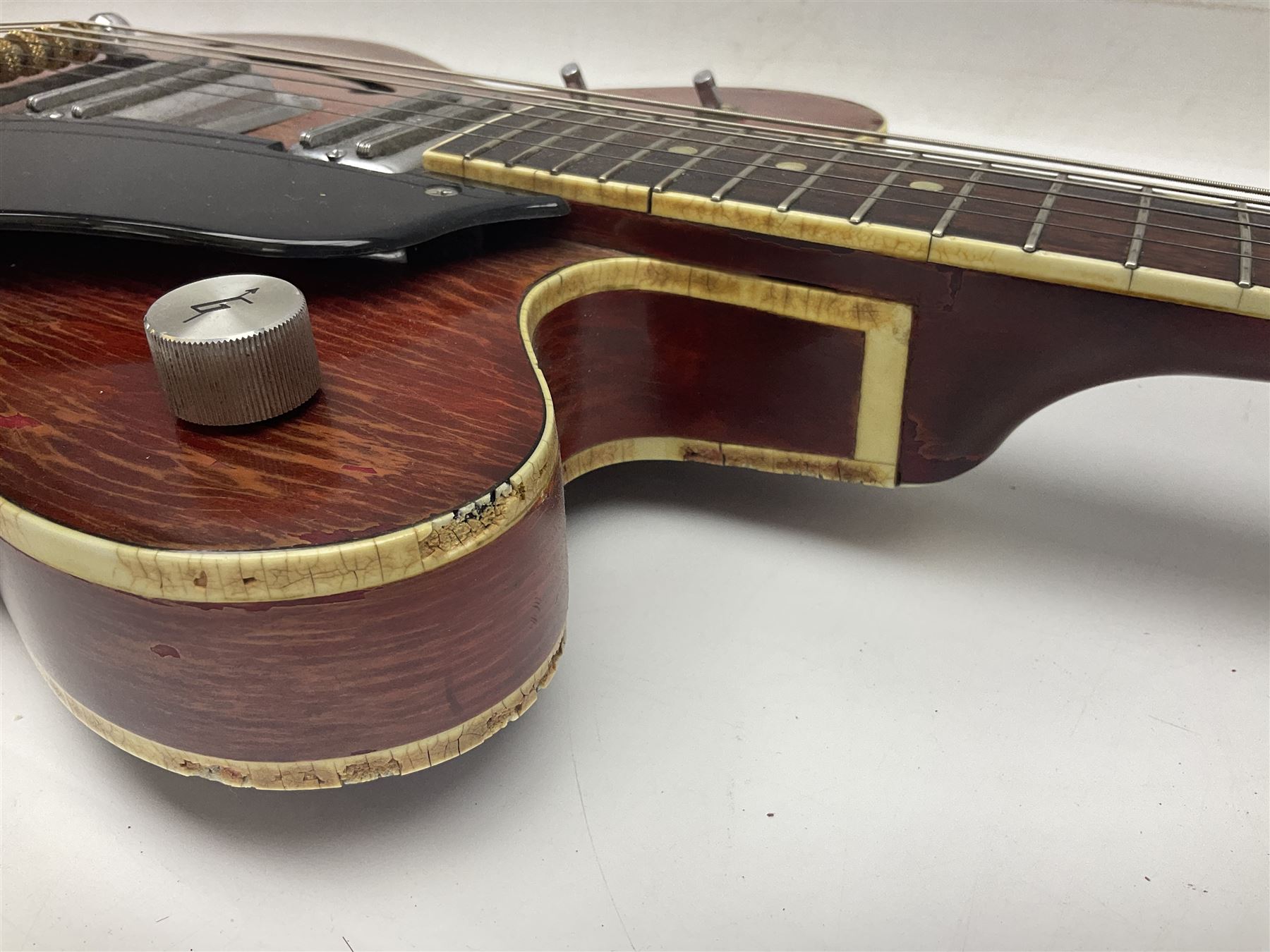 1968 American Gretsch Streamliner semi-acoustic guitar, serial no.89179; L108cm; in original case