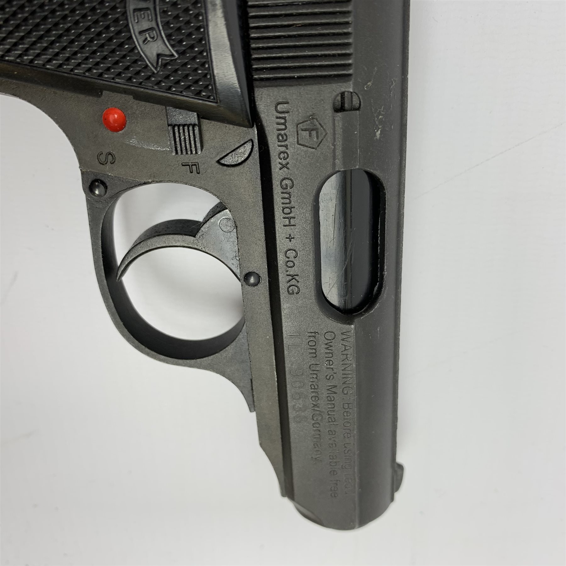 Walther PPK/S .177 BB CO2 pistol L17cm. Looks virtually unused in box.