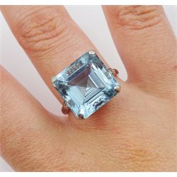 White gold and platinum square cut aquamarine ring, the aquamarine measuring approx 13mm x 12.5mm x depth of approx 9.5mm, with diamond set shoulders, stamped Plat 18c