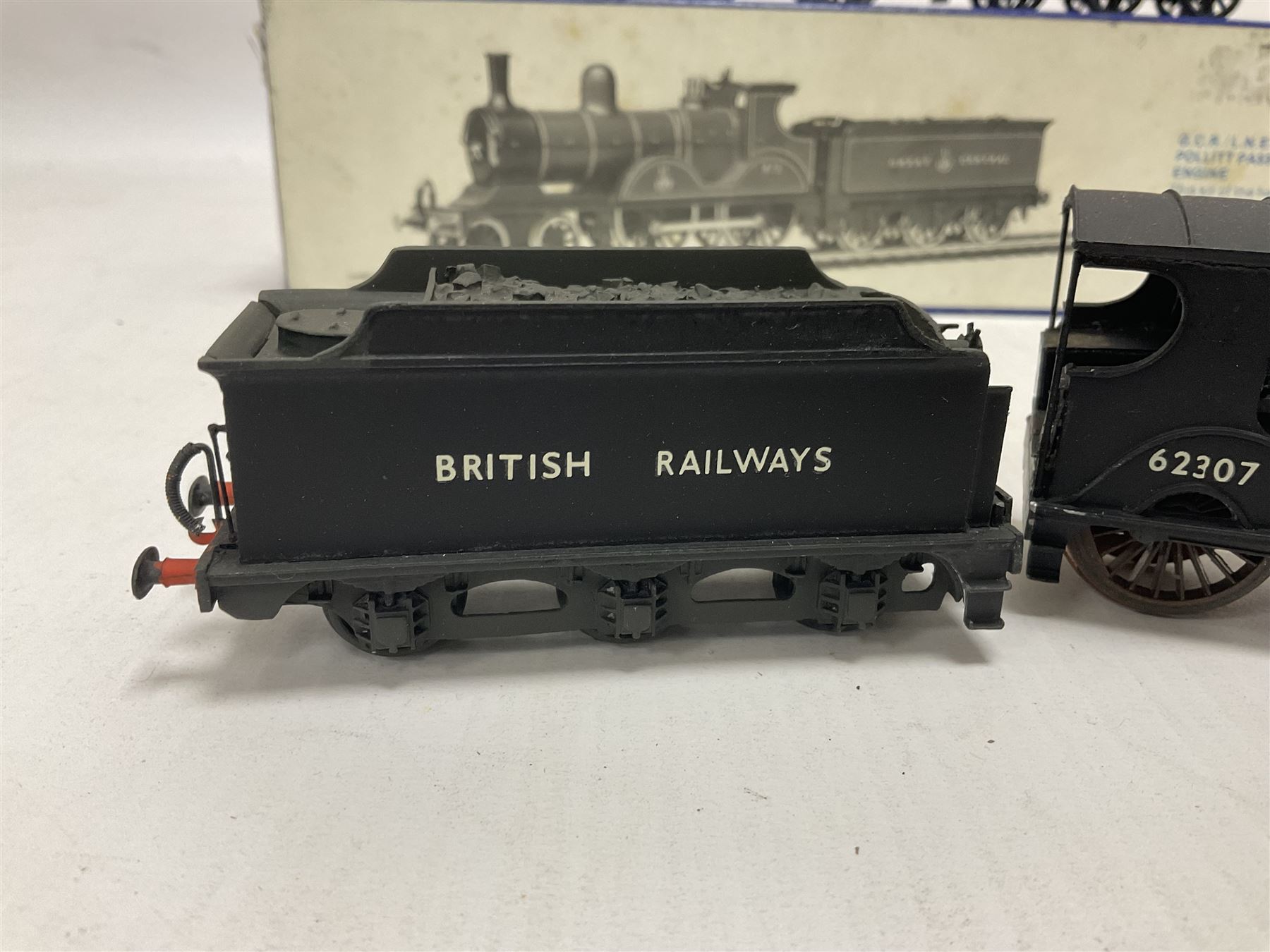 ‘00’ gauge - two kit built steam locomotives and tenders comprising GCR/LNER Class D6 4-4-0 Pollitt Passenger Engine no.2106 finished in LNER black with DJH Models box; Class D9 4-4-0 ‘Queen Mary’ no.62307 finished in BR black (2) 