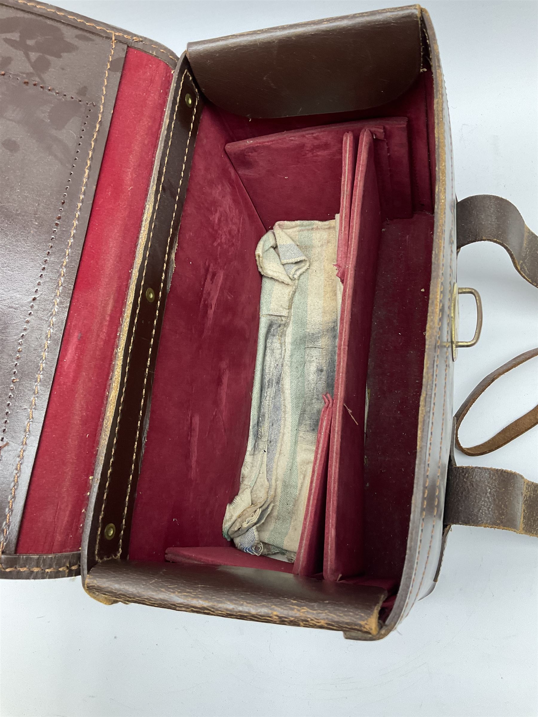 Bolex H8 Reflex 8mm cine camera with handgrip and turret for interchangeable lenses, KERN macro-switar 1:1,4 f=36mm H8 RX lens, KERN macro-switar 1:1,3 f=12,5mm H8 RX lens, KERN macro-switar 1:1,6 f=5,5mm H8 RX lens, KERN MACRO-YVAR 1:3,3 f=150mm lens 