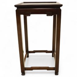 Whytock & Reid, Edinburgh  - Edwardian nest of three Chinese-style solid mahogany occasional tables, rectangular top with finely moulded edge above slim square section legs with subtly chamfered inner edges, joined by H-shaped stretchers, largest W40xD33xH52cm