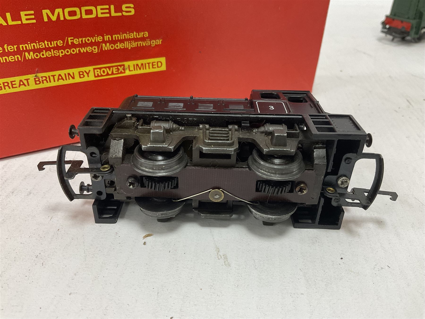 Various makers ‘00’ gauge - Hornby R758 Hymek Diesel Hydraulic B-B locomotive no.D7063 and R253 0-4-0 Diesel Dock Shunter no.3, in original boxes; Tri-Ang Class 08 0-6-0 Diesel Shunter no.D3035 and Class 37 Co-Co Diesel locomotive no.D6830; Jouef 843/E TEE SNCF no.CC40101 in electric red and grey (5)