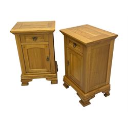 Frank Hudson - contemporary pair of light oak bedside cabinets, each with moulded rectangular top over single drawer above cupboard door with arched panel, on a moulded plinth base with bracket feet
