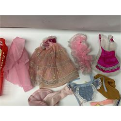 Sindy - ten 1980s 033055X dressed fashion dolls; together with a quantity of loose clothing, shoes and other accessories