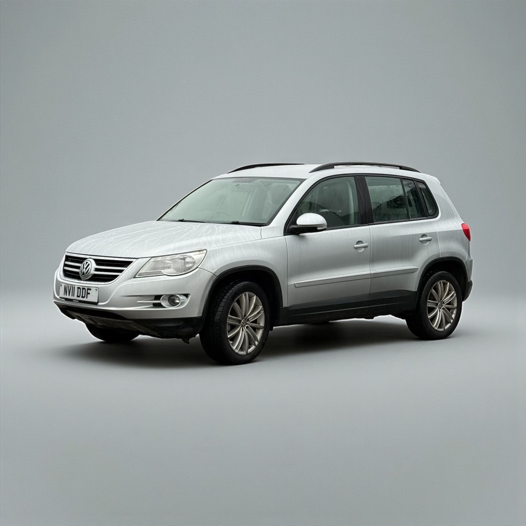 VW Tiguan, 2 Litre diesel, Automatic, 2011, Silver, MOT till 06/09/2026, 120,000 Miles (NV11 DDF)