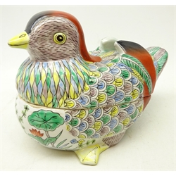  20th century Chinese tureen as a seated chicken with lift off lid  