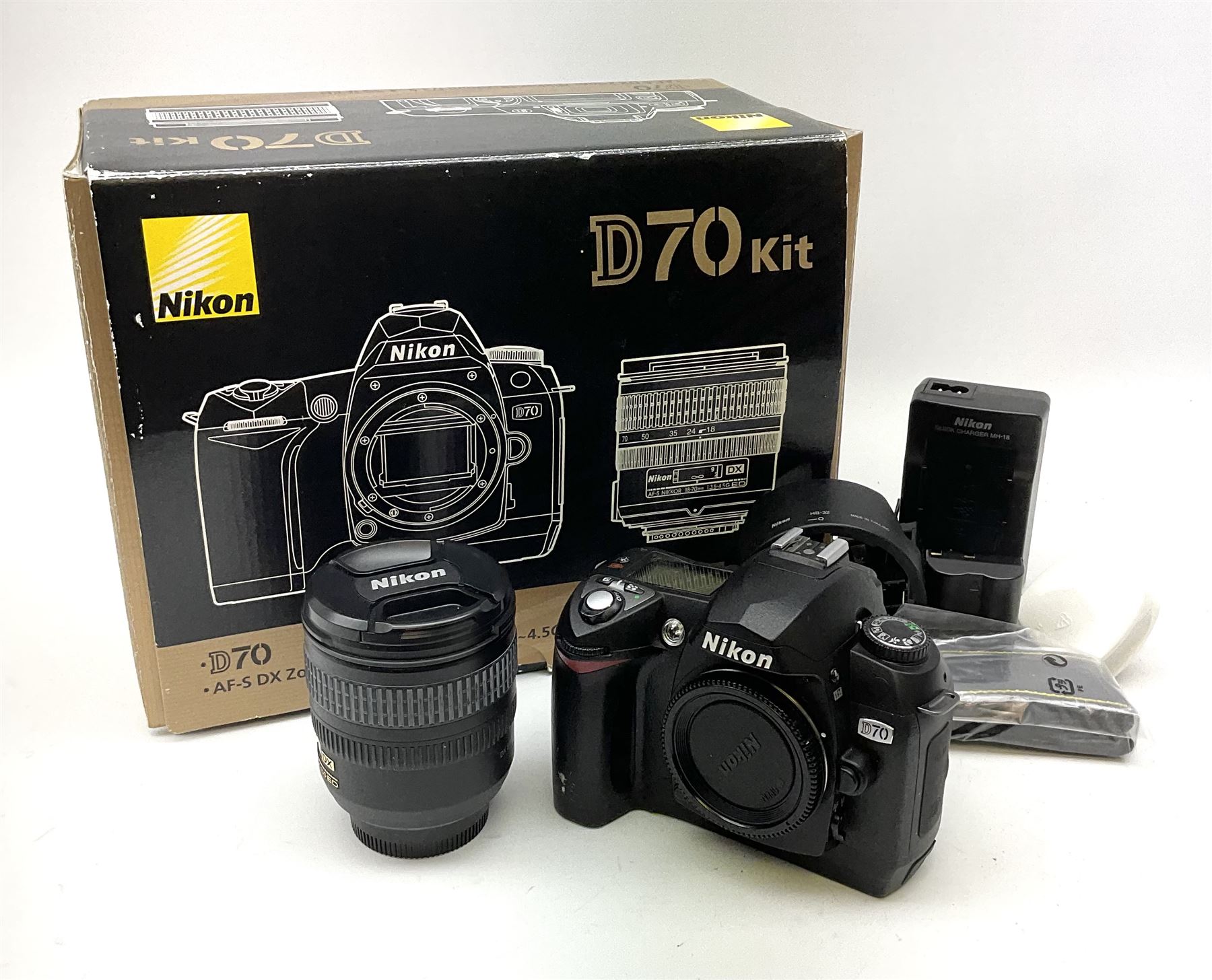 D70使用説明書Nikon D70 Kit(AF-S DX ED18-70F3.5-4.5G付) - デジタル