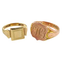 Early 20th century 9ct rose gold shield signet ring, Chester 1924 and a 9ct yellow gold signet ring, Chester 1930