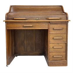 Early 20th century oak roll-top desk, th