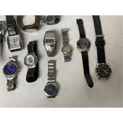 Collection of gentlemans wristwatches, including Lorus and Sekona, and costume jewellery