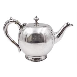 Small Victorian silver bullet shaped teapot, with ivory insulators to curved handle, and beaded edge to finial and short circular foot, hallmarked John Harrison & Co, Sheffield 1878, H11cm, approximate weight 8.91 ozt (277.2 grams)

This item has been registered for sale under Section 10 of the APHA Ivory Act 