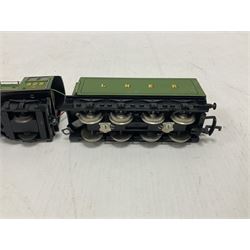 Various makers ‘00’ gauge - Hornby Class D41/1 4-4-0 ‘Yorkshire’ locomotive no.62700 in BR black and Green Schools Class 4-4-0 ‘Wellington’ locomotive no.30902 in BR green; G&R Wrenn Class R1 Tank 0-6-0T locomotive no.1127 in green; Trix Trains Class A2 4-6-2 ‘A.H.Peppercorn’ locomotive no.525 in LNER green (4) 