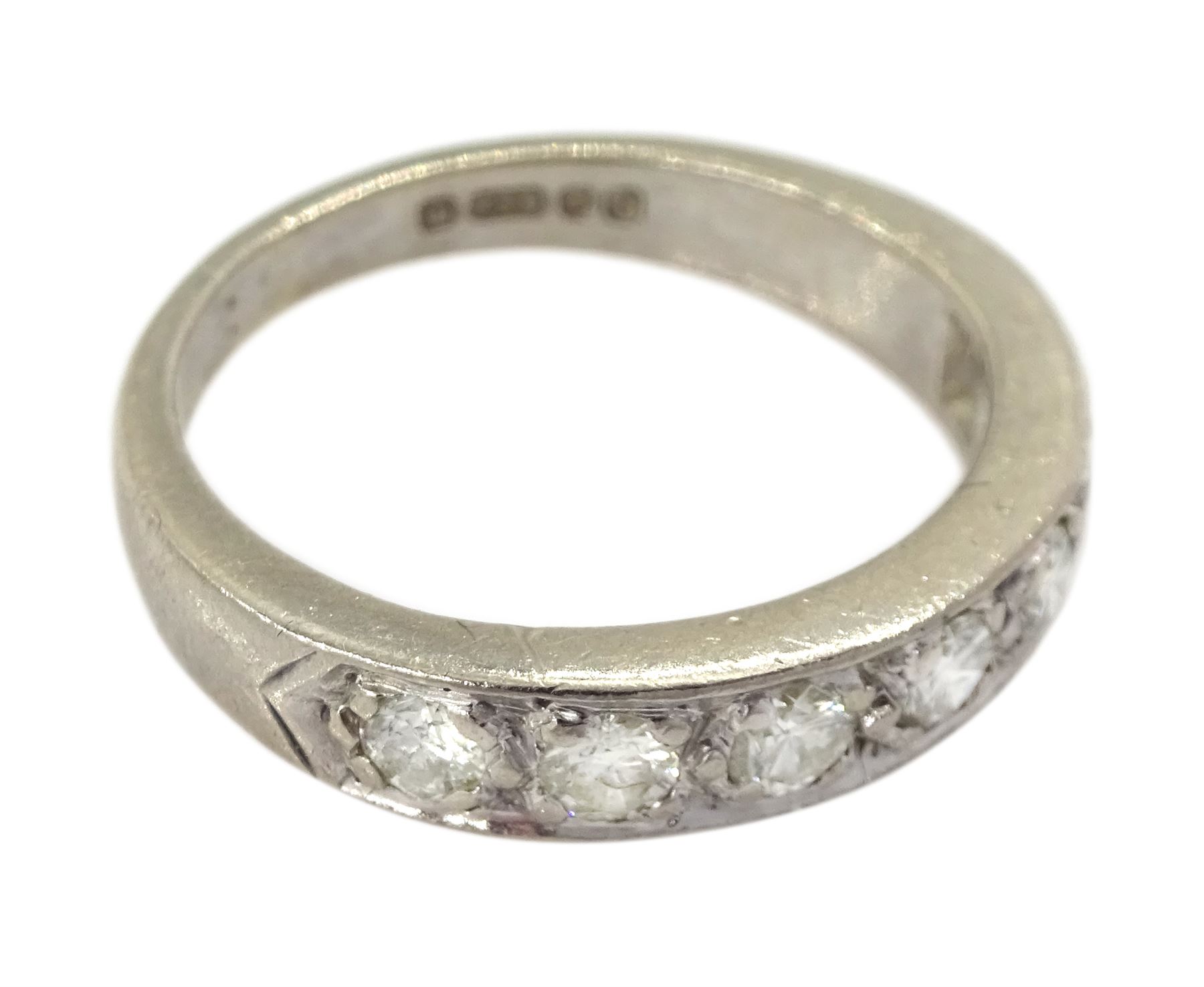 18ct white gold seven stone round brilliant cut diamond half eternity ring, London 1977, total diamond weight approx 0.50 carat