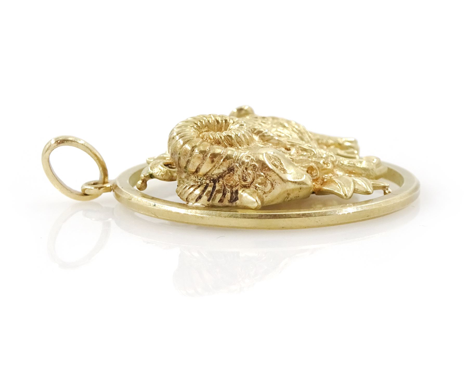 9ct gold Aries pendant, stamped 375
