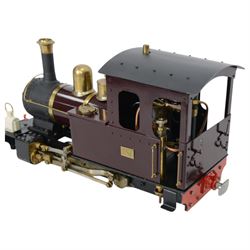Roundhouse Gauge 1 live steam 0-6-0 tank locomotive, with two serial numbers Roundhouse 060704H and Roundhouse 290404F, in maroon livery 