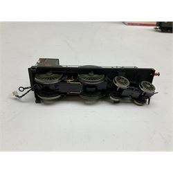 Hornby '00' gauge - 'Southern Suburban 1938' Coach Pack, DCC ready 