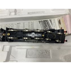 Hornby ‘00’ gauge - Class B17 4-6-0 ‘Manchester United’ locomotive no.2862 in LNER green; Class B17 4-6-0 ‘Leeds United’ locomotive no.61656 in BR green; Class D41/1 4-4-0 ‘Yorkshire’ locomotive no. 62700; Class 49/1 4-4-0 ‘Cheshire’ locomotive no.2753 in LNER green; in original boxes (4) 