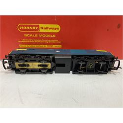 Various makers ‘00’ gauge - Hornby R758 Hymek Diesel Hydraulic B-B locomotive no.D7063 and R253 0-4-0 Diesel Dock Shunter no.3, in original boxes; Tri-Ang Class 08 0-6-0 Diesel Shunter no.D3035 and Class 37 Co-Co Diesel locomotive no.D6830; Jouef 843/E TEE SNCF no.CC40101 in electric red and grey (5)