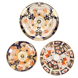 Royal Crown Derby teacups, comprising 4971 Imari pattern trio, two Imari 2541 trios and three Imari pattern 2541 cups and saucers