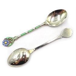  Set of six silver and enamel coffee spoons, with flower terminals by Mappin & Webb, Birmingham 1932, cased  