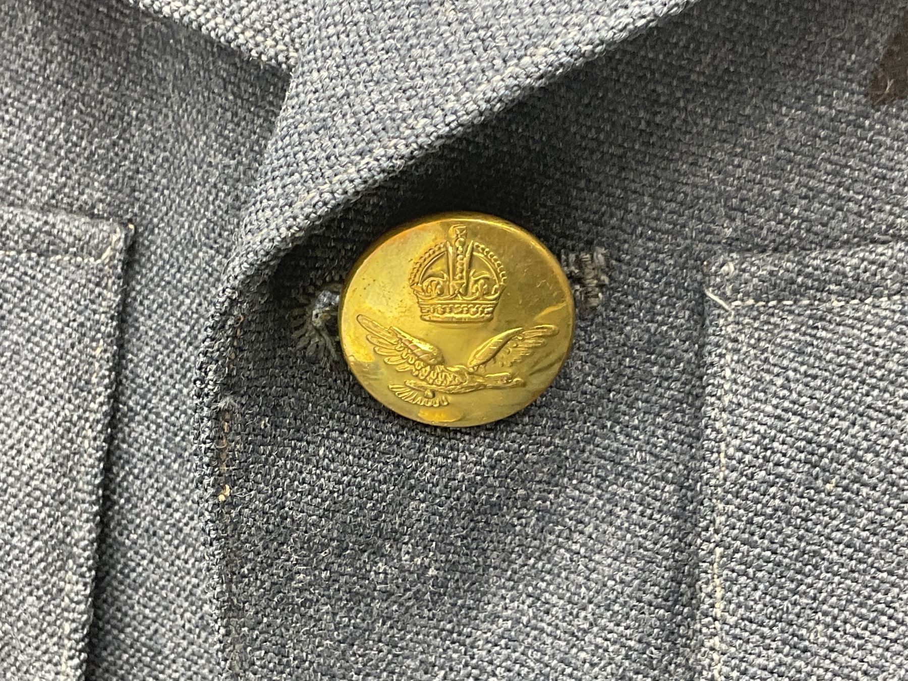 RAF pilot officer's tunic, bears Gieves label 'W.L. Dumble C/68/11406 L/6/51'