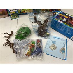 Playmobil - ten boxed sets nos.3008, 3824, 3840, 3894, 3897, 3933, 4146, 5104, 5640 and 9050; Playmobil Collector's Book 2009; and four catalogues 2011-13