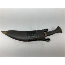 Post WW2 Gurkha kukri, in leather scabbard complete with two skinning knives, 42cm overall