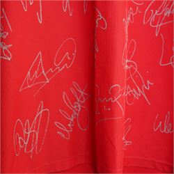Manchester United 1998/99 treble winning squad Umbro shirt with signatures in silver pen and with certificate
