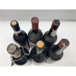 Mixed alcohol, to include Fonseca port, comprising of the years 1963 and 1970, Taylors, 1970, port, etc, unknown contents and proof, all bottles with issues, seals appear partially or fully broken 