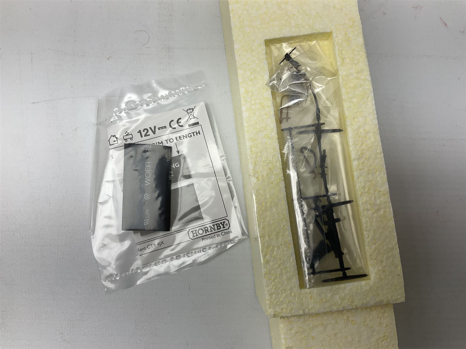 Hornby '00' gauge - Britannia Class 7MT 4-6-2 locomotive 'William Wordsworth' no. 70030, Patriot Class 7P 4-6-0 locomotive 'Bunsen' no. 45512 and Class A3 4-6-2 locomotive 'The White Knight' no. 60077, all DCC ready (3)