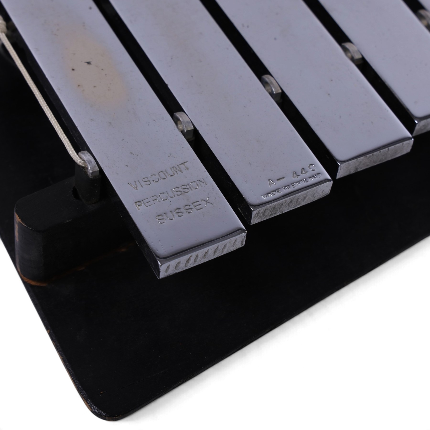 Viscount Percussion A-440 concert glockenspiel, made in England, with graduated metal bars on black wooden frame, contained within hard carry case