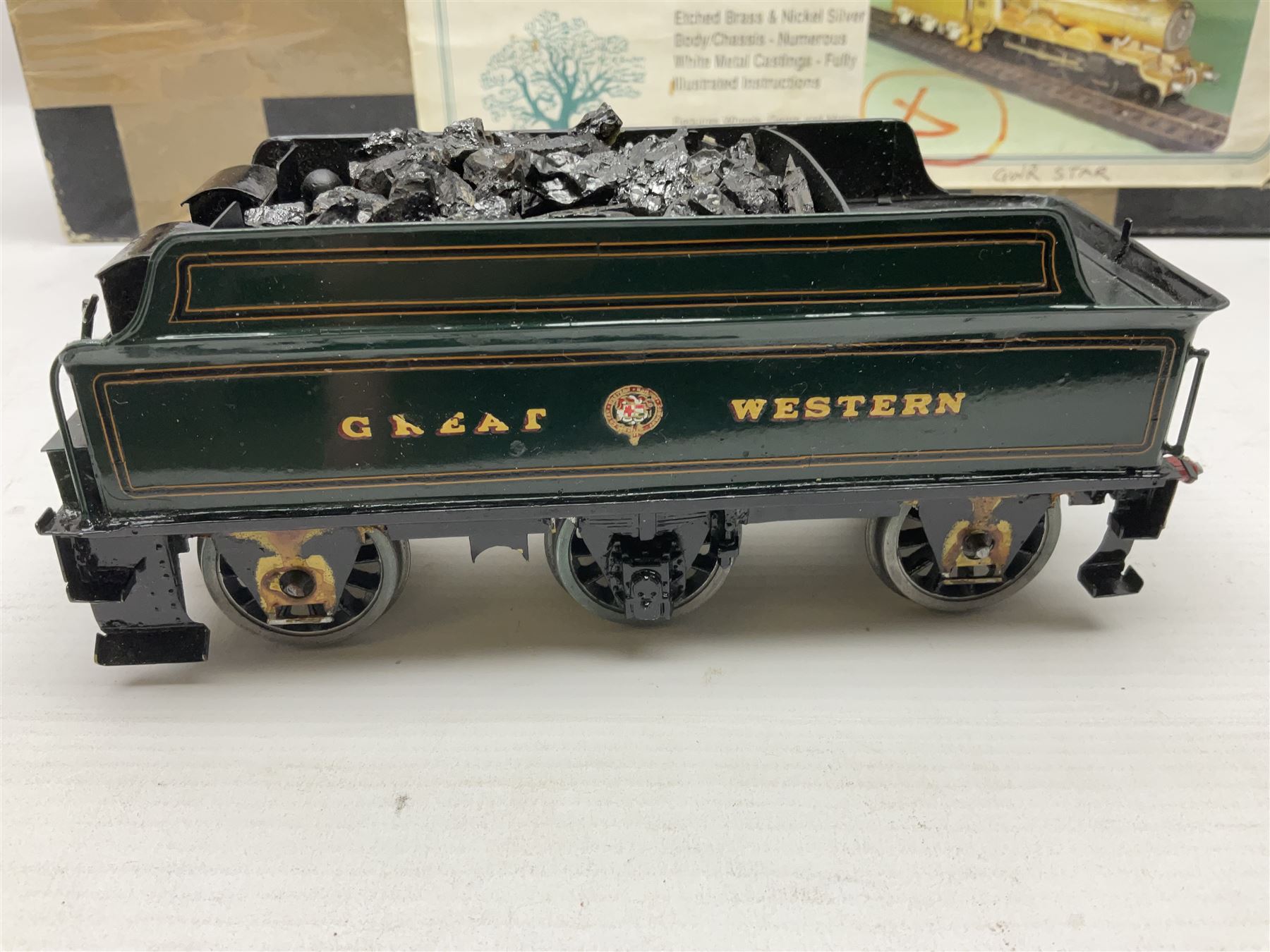 Oakville Kits '0' gauge - constructed and painted Great Western Star Class 4-6-0 locomotive 'Knight of the Golden Fleece' No.4016 and tender; in original kit box with paperwork