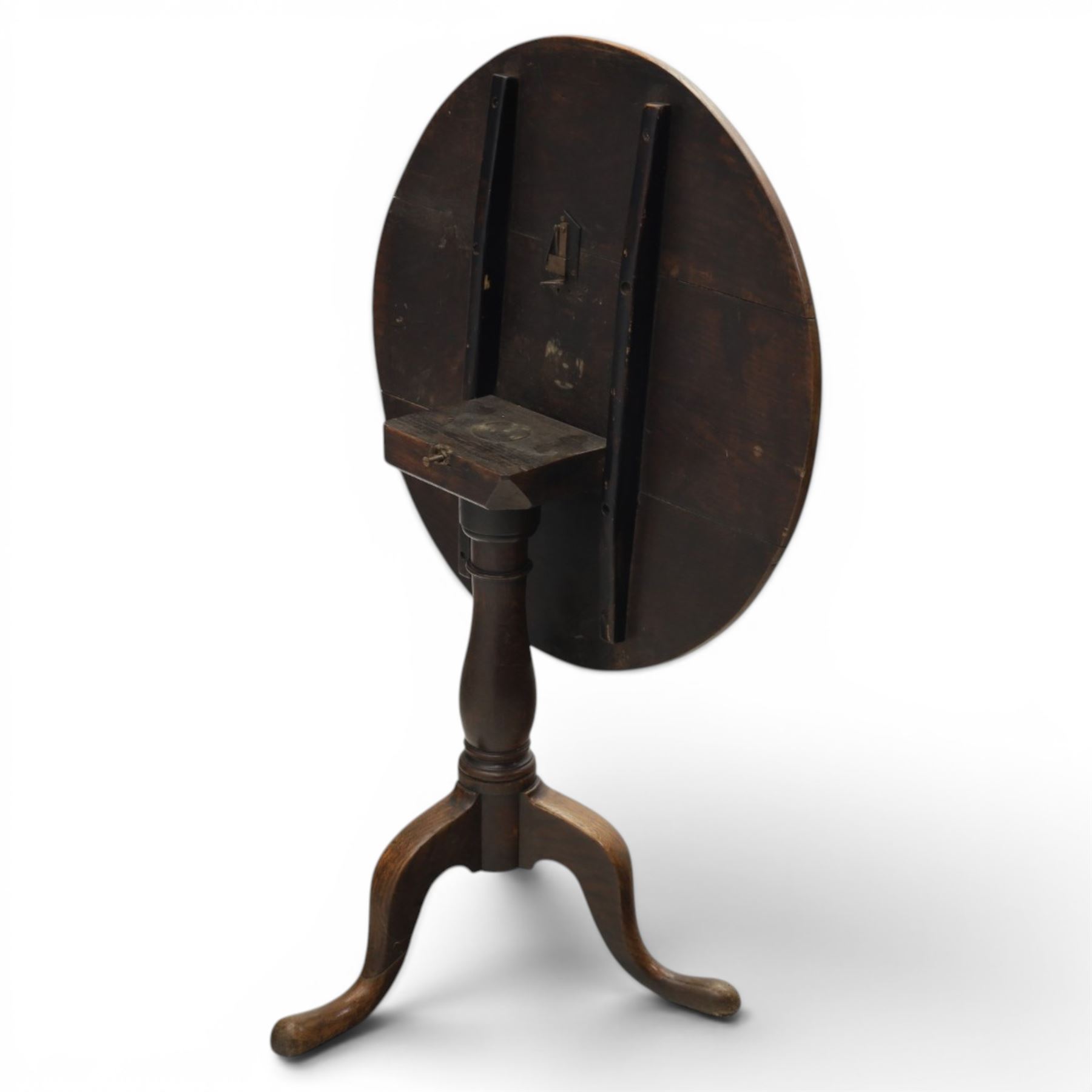 19th century elm tripod table, circular plank top construction tilt-top, raised on a turned column, supported on cabriole legs 