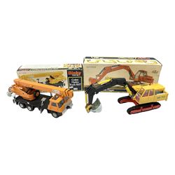 Dinky - Coles Hydra Truck 150T No.980; and Atlas Digger No.984; both boxed with internal packaging (2)