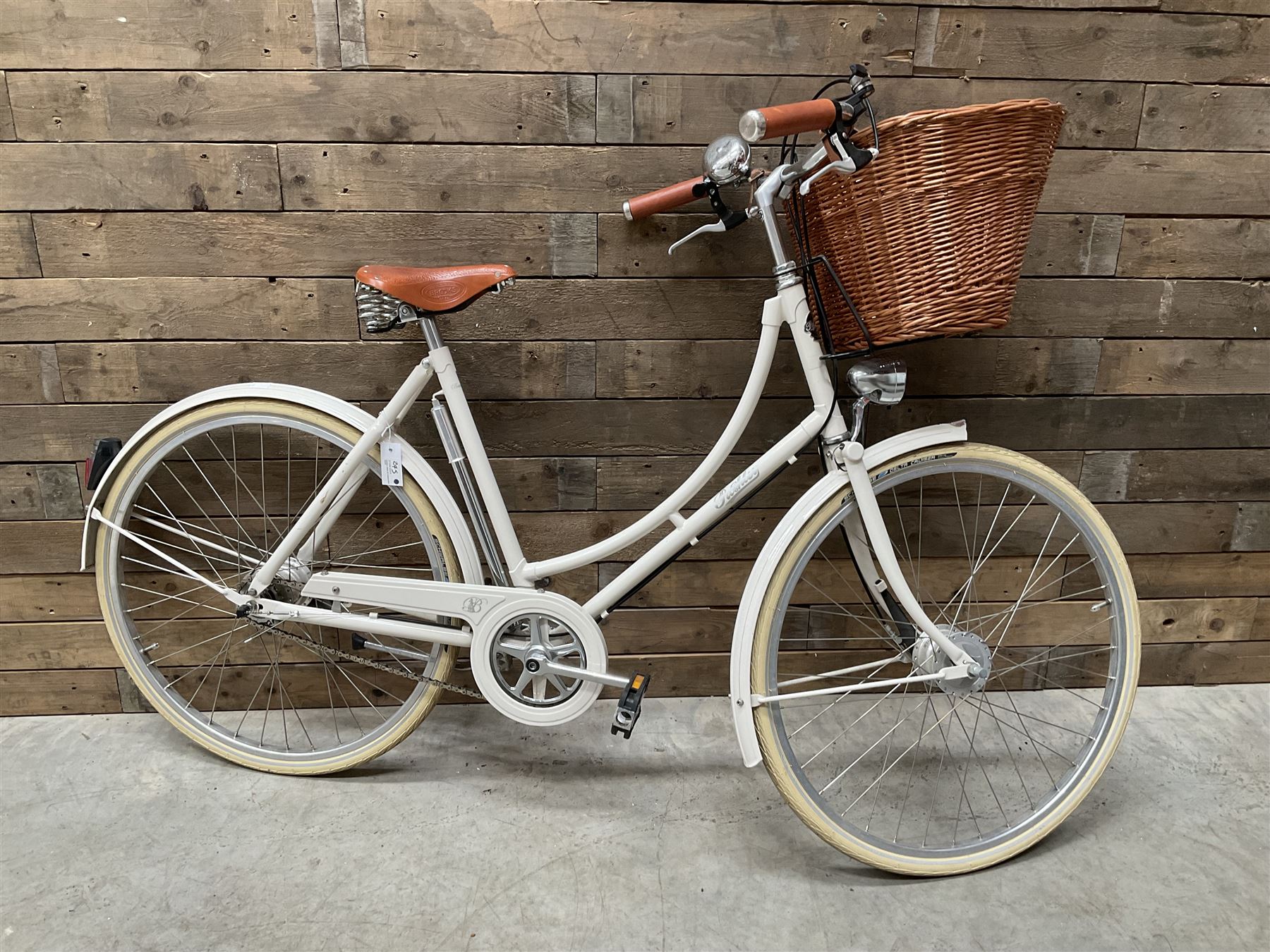 Pashley ladies town bicycle with Brookes leather saddle seat