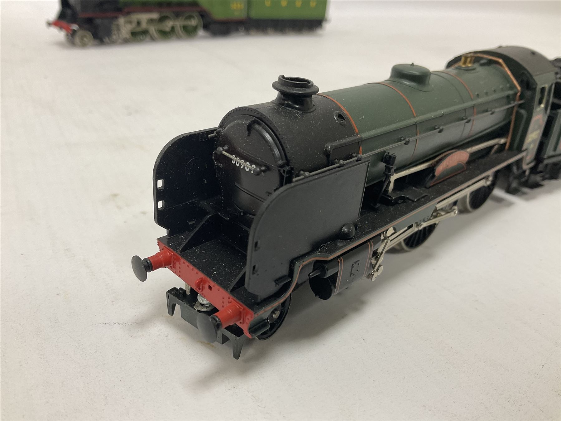 Various makers ‘00’ gauge - Hornby Class D41/1 4-4-0 ‘Yorkshire’ locomotive no.62700 in BR black and Green Schools Class 4-4-0 ‘Wellington’ locomotive no.30902 in BR green; G&R Wrenn Class R1 Tank 0-6-0T locomotive no.1127 in green; Trix Trains Class A2 4-6-2 ‘A.H.Peppercorn’ locomotive no.525 in LNER green (4) 